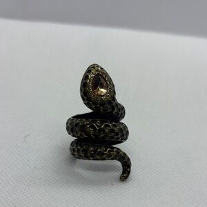 Elegant Snake Ring for Reptile Enthusiasts
